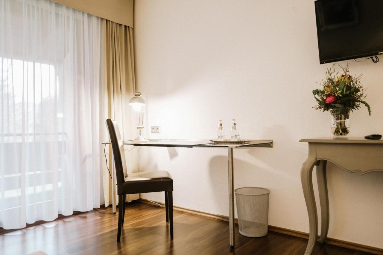 Landhotel Waldhaus Laubach  ภายนอก รูปภาพ