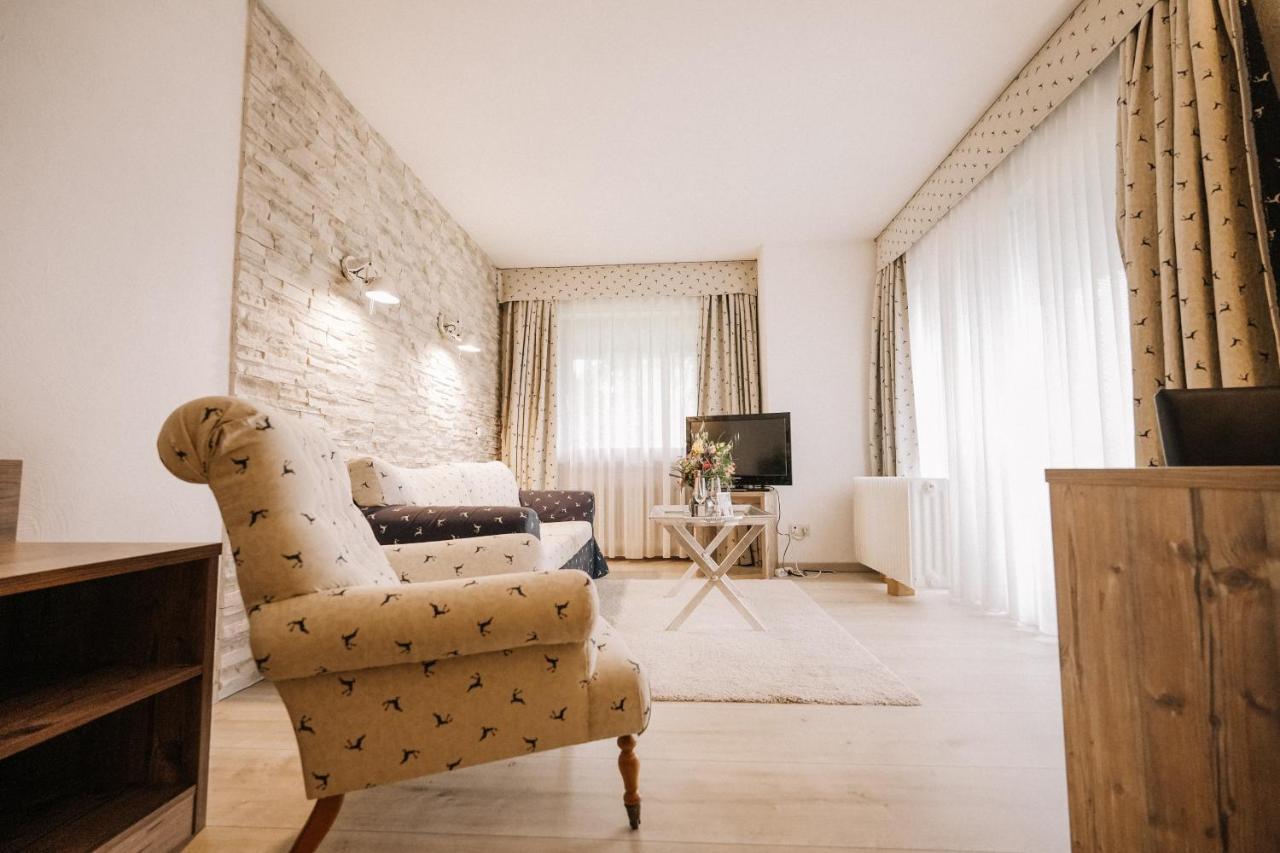 Landhotel Waldhaus Laubach  ภายนอก รูปภาพ